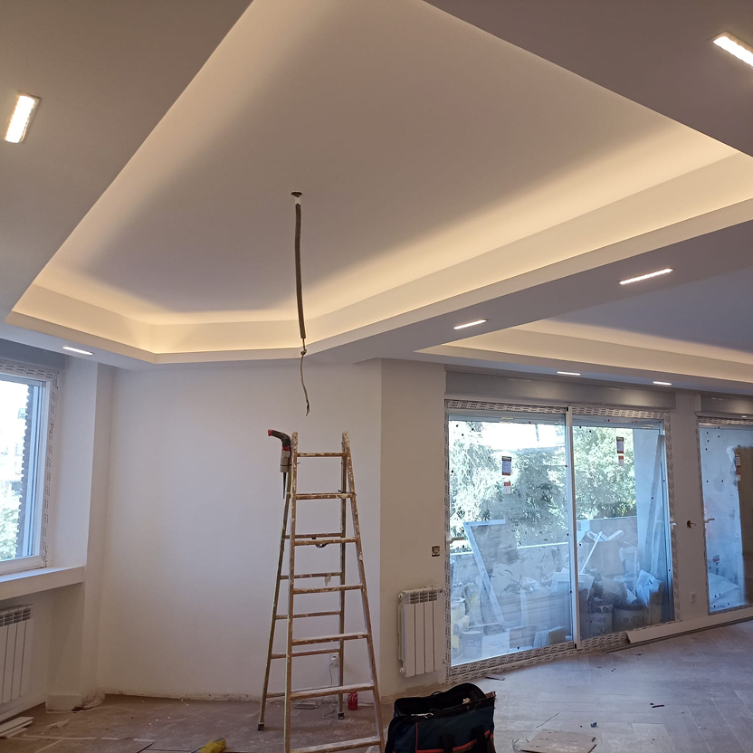 Imagen de una instalación eléctrica en una obra nueva