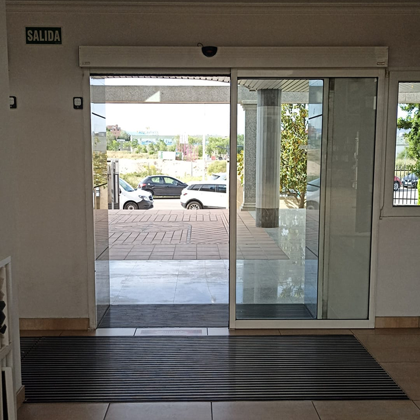 Imagen de una Puerta de cristal